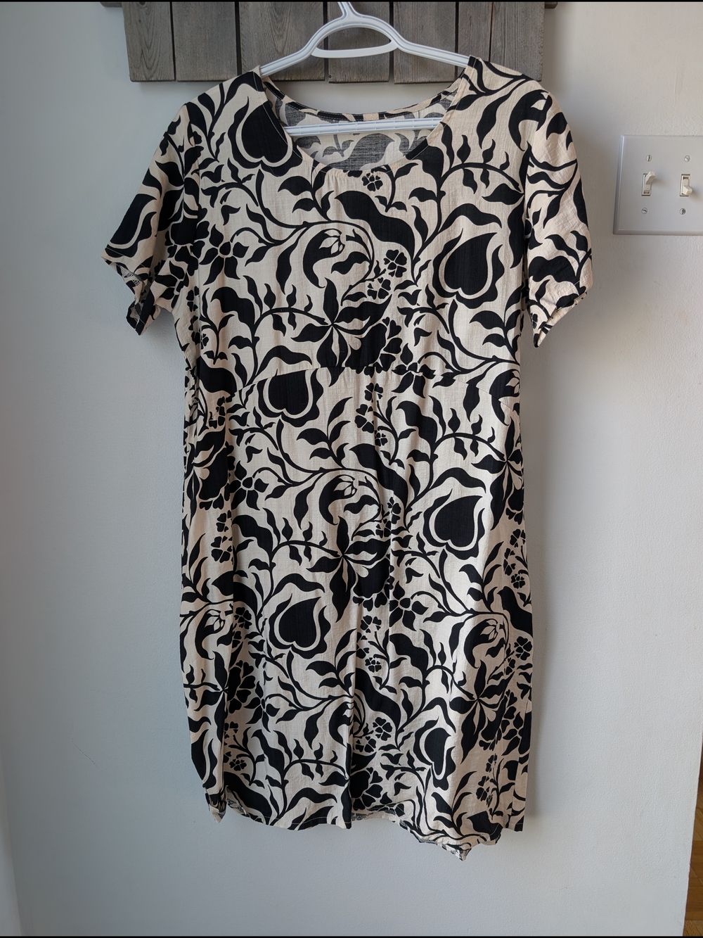 Women's Black Floral Print Midi Dress in Cream